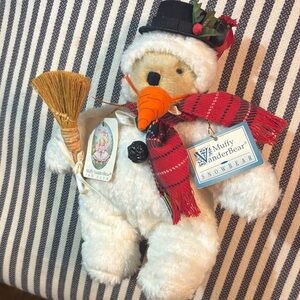 Muffy Snowbear 1991 with Red Scarf and Black Hat and carrot nose.